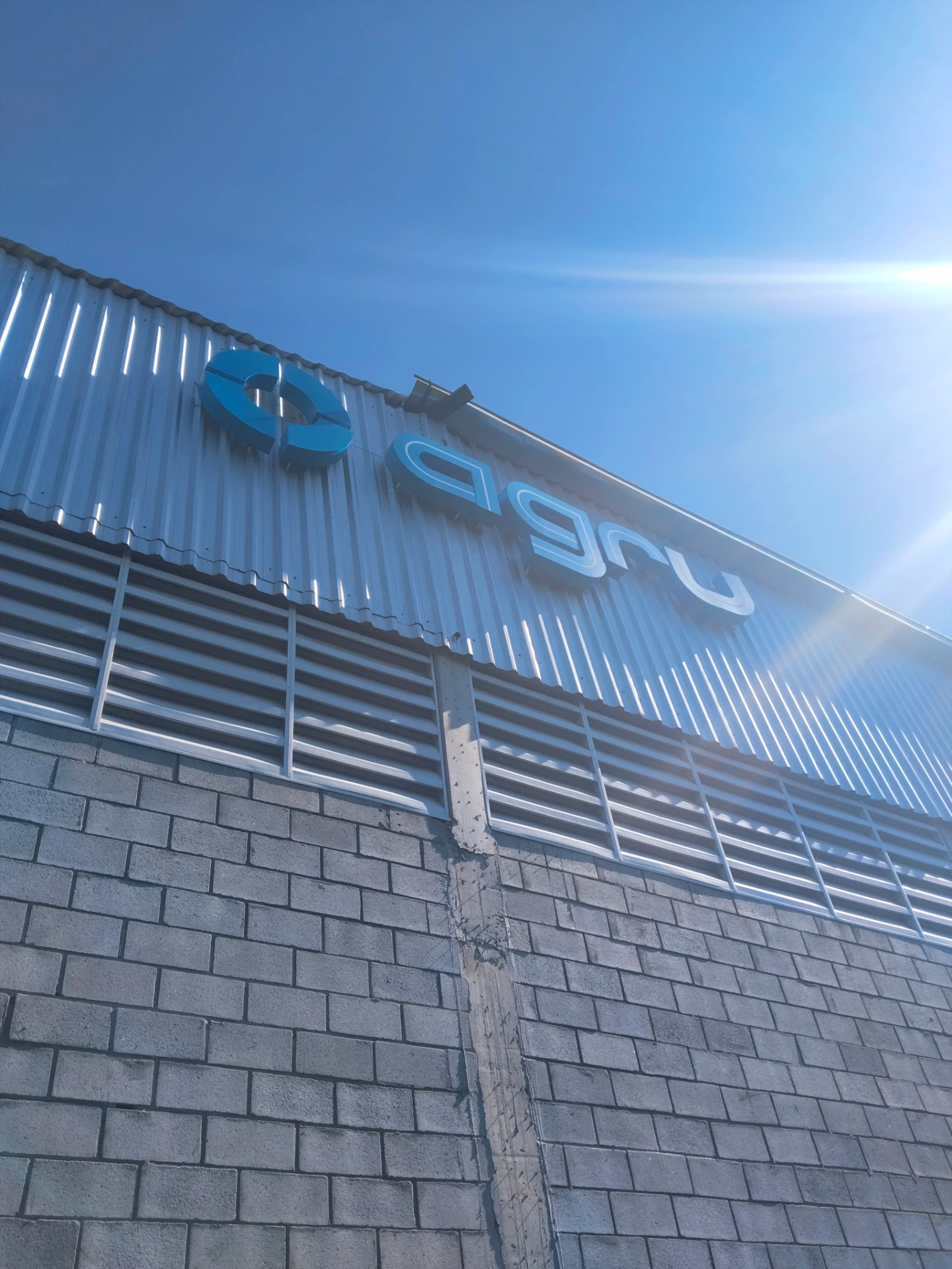 Obra corporativa AGRU executada pela Poieli